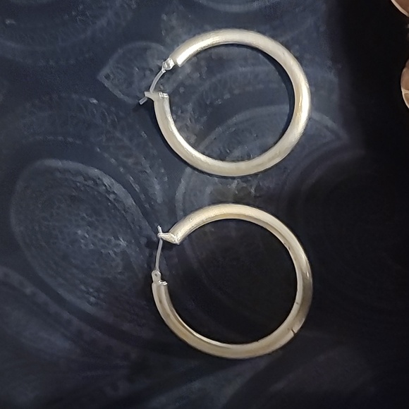 Loop earrings - Picture 7 of 7